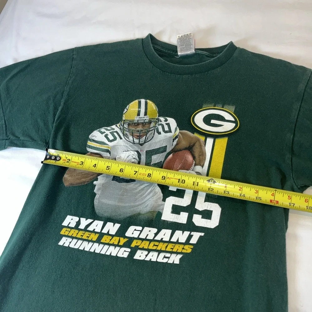 Vtg Ryan Grant Green Bay Packers T-Shirt Size Medium NFL Players Green RB‎